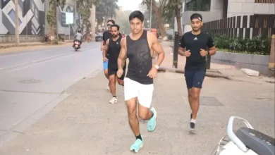 Nupur Shikhare jogs 8 km to reach his wedding venue.
