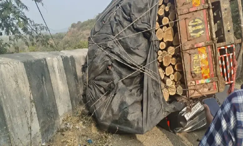Saputara Road accident