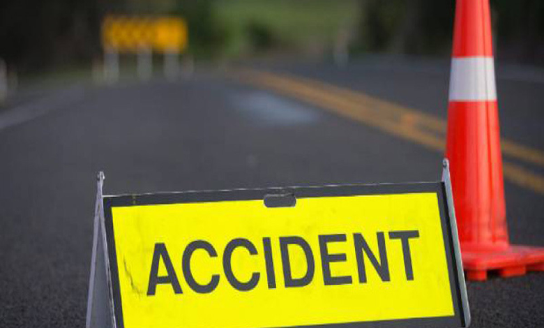 Three vehicle accident on Mumbai-Pune expressway, milk tanker driver killed