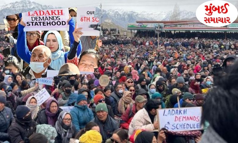 Large crowd protesting in Ladakh snow for statehood and greater autonomy within India