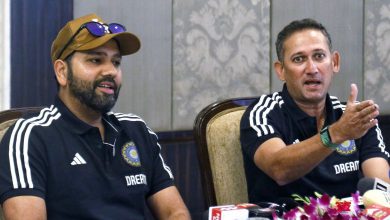 Kohli won't play even in third Test?: Rohit's long discussion with Agarkar