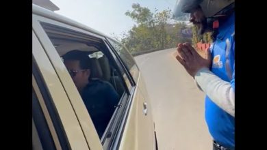 What did Sachin Tendulkar do by standing the car in the middle of the road? The video went viral...
