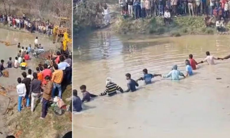 upaccident; Kasganj; pond