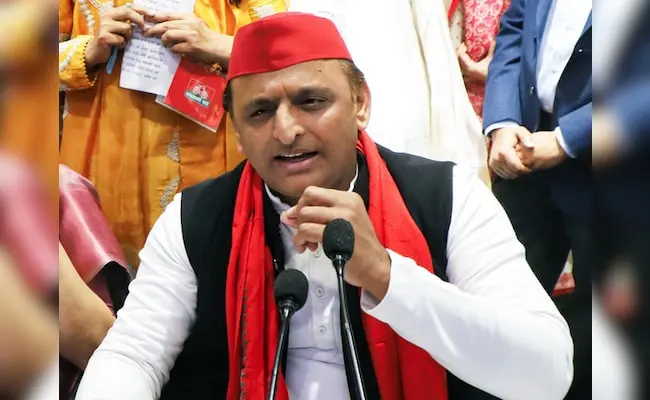 Why not a female reporter? When asked about women sarpanch, Akhilesh asked such a strange question