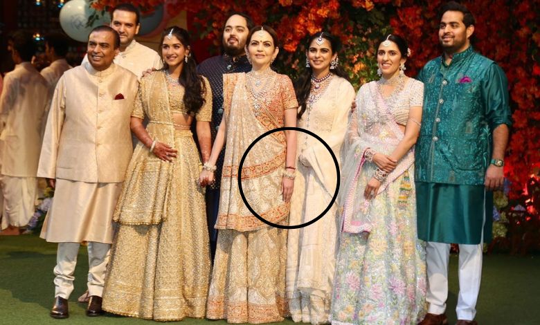 This special thing is seen in the hands of Females of Ambani Family