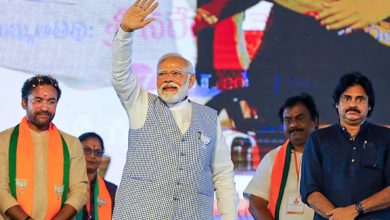 Why did PM Modi stop Pawan Kalyan's speech midway and go to the mic himself?