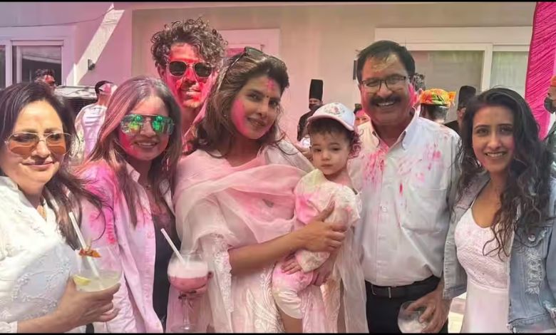 Priyanka celebrated Holi with fanfare, PC pictures with daughter-husband went viral