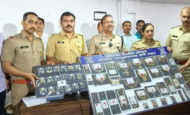 Jewelery showroom salesman nabbed after absconding with jewelery worth Rs 1.05 crore