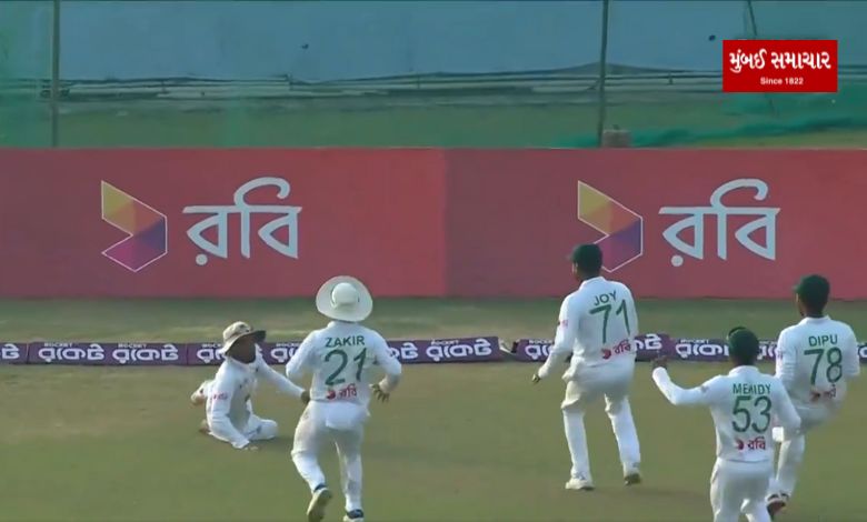 Sri Lanka vs Bangladesh: Five fielders run to catch the ball heading towards the boundary line