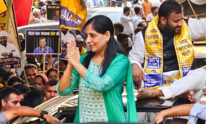 Sunita Kejriwal campaigns for AAP, holds first road show in Delhi, makes passionate appeal to public