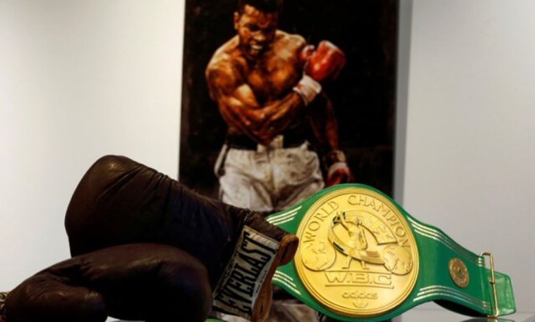 A short of Muhammad Ali fetched 27 crore rupees, the auction is still going on