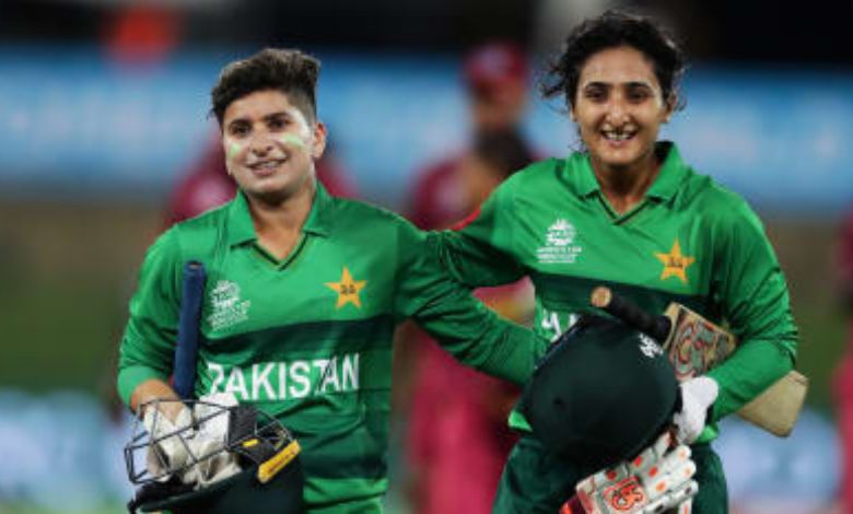 Two well-known women cricketers of Pakistan met with a car-accident