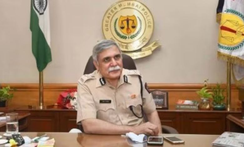 Former Mumbai Police Commissioner Sanjay Pandey will contest as an independent from Mumbai?