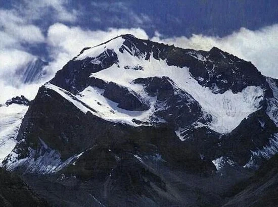 Is Mount Kailash in the shape of 'Om'? Know what the truth is
