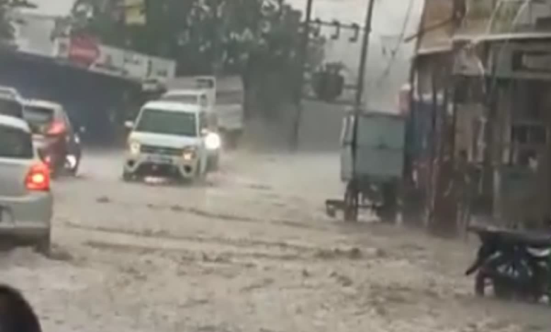 Unseasonal rain and hailstorm in Gujarat