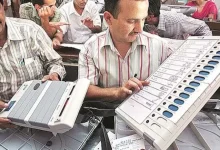 In these 20 locations in Maharashtra, EVM Machines went missing, displeasure was seen among the voters