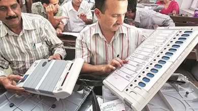 In these 20 locations in Maharashtra, EVM Machines went missing, displeasure was seen among the voters