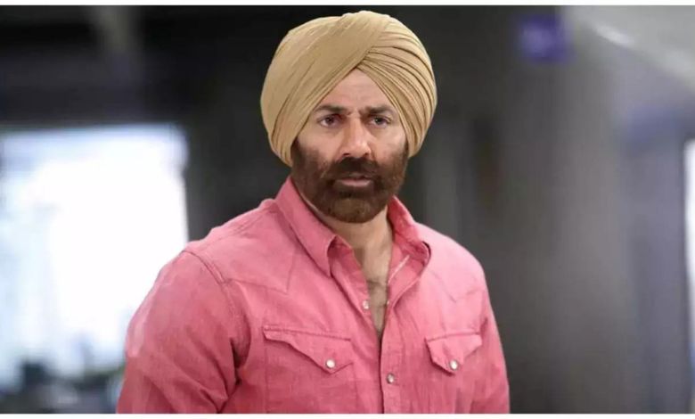Director Sorav Gupta has made allegations against Gaddar actor Sunny Deol