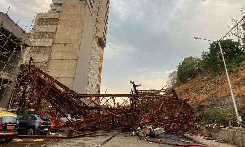 Metal parking tower collapses in Wadala