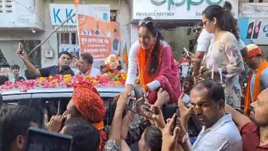 'Anupama' popular Rupali Ganguly campaigned at Mansukh Mandavi's road show in Jetpur