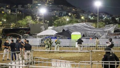 Stage collapses at election campaign rally in Mexico, 9 dead, 54 injured