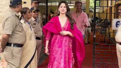 Janhvi Kapoor's dupatta is now the center of discussion! Find out why