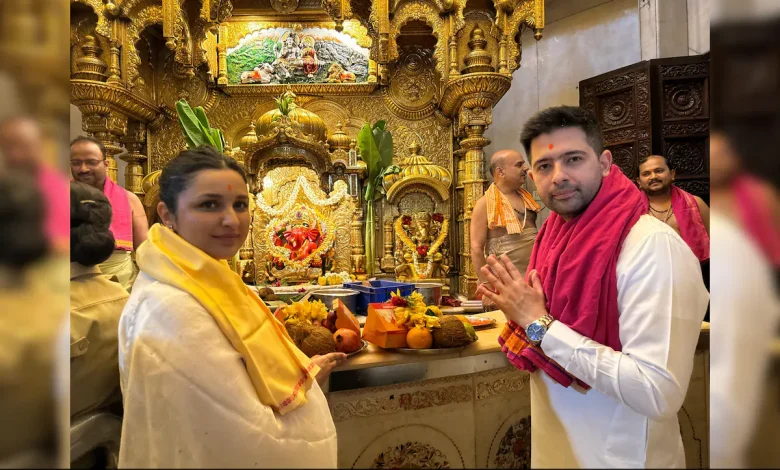 Raghav Chadha & Parineeti Chopra visited Siddhi Vinayak Temple