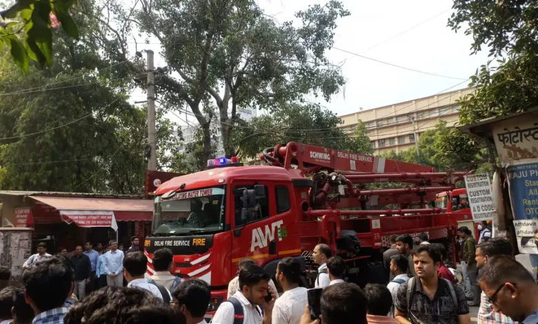 Fire in the building of Income Tax in Delhi