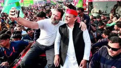 After seven years, Rahul and Akhilesh came on the same stage