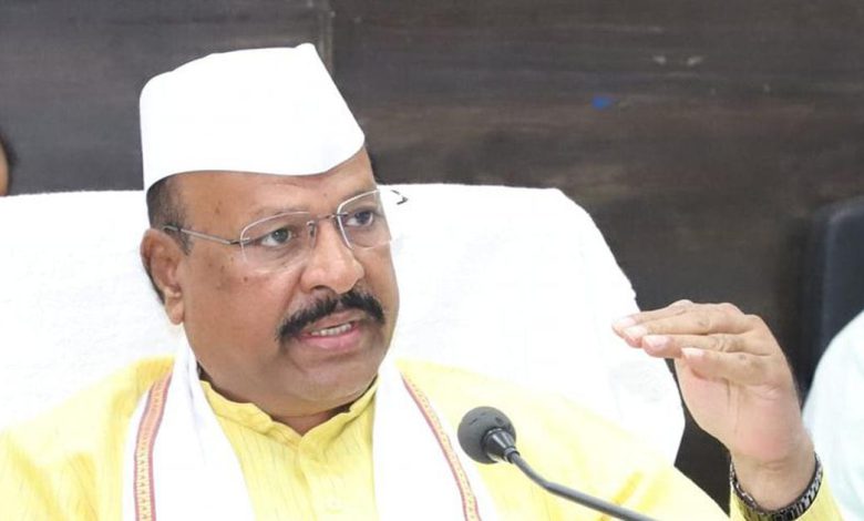 The BJP leader demanded the ouster of the Maharashtra minister