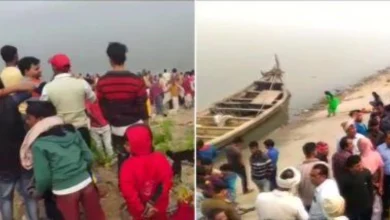 Five people drowned when a boat capsized in river Ganga
