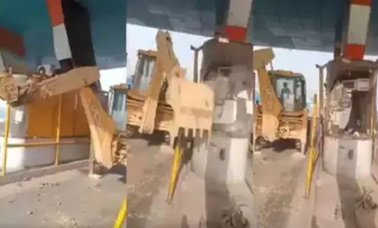 This can only happen in Uttar Pradesh, the JCB driver seeking toll at the Toll Plaza did something like that...