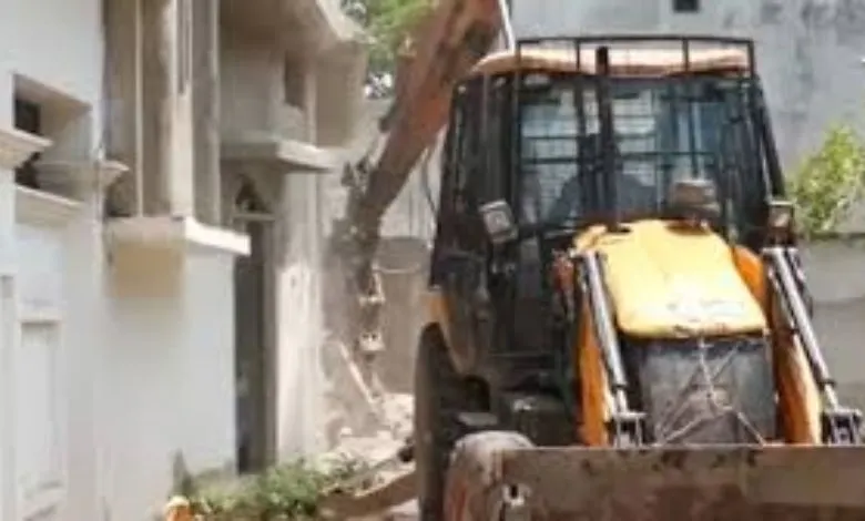 Ashraf's wife and brother-in-law move bulldozer on Waqf Board land in Prayagraj