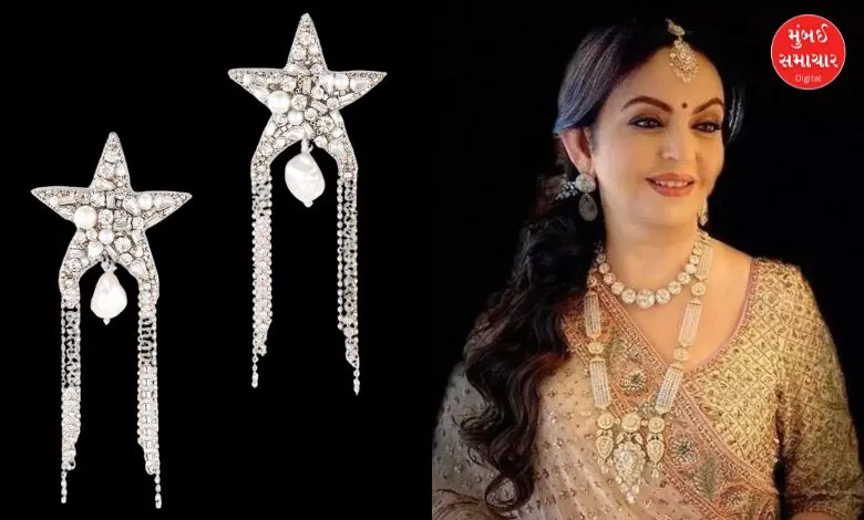 Such use of Earring's should be learned from Nita Ambani...