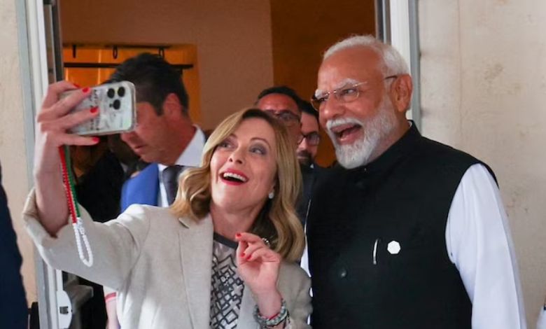 Giorgia Meloni took a selfie with PM Modi, also got a special place on stage