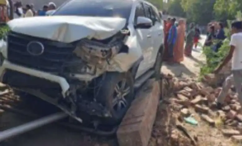 A minor drove a reckless Fortuner car and ran over a minor girl; Girl died during treatment