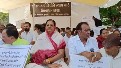 Congress fast for justice to fire victims: 'Mevani said SIT to investigate cat's pudding!'