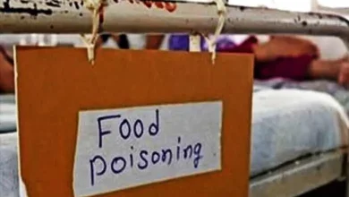 The effect of food poisoning on this village of Anand; 24 people were victims and 2 died