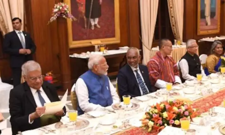 Dinner with an arch enemy, will a new chapter of Modi-Muizu's friendship be written...!