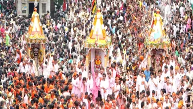 Huge crowd of devotees at Ahmedabad Rath Yatra 2024