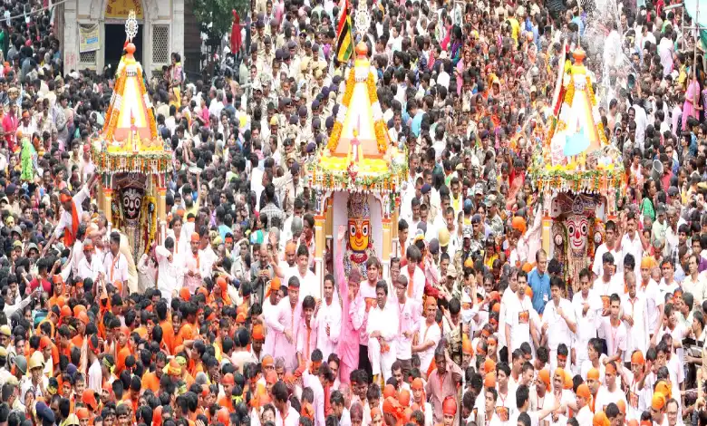 Huge crowd of devotees at Ahmedabad Rath Yatra 2024