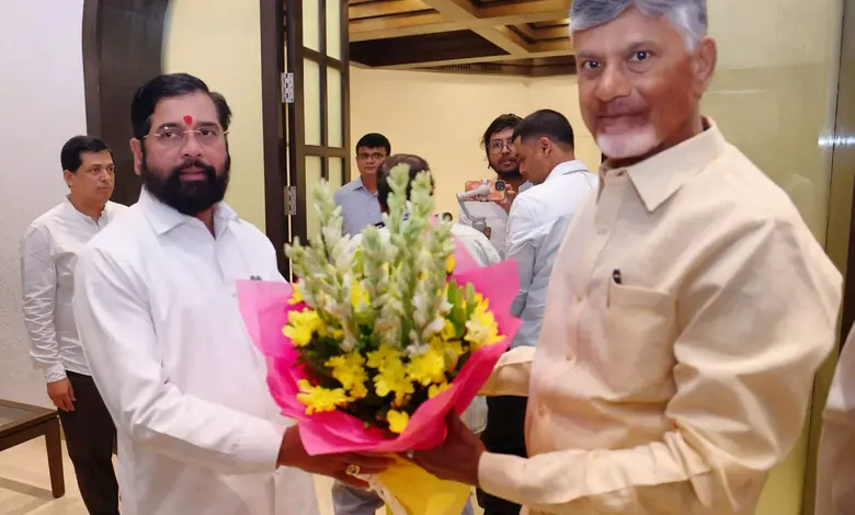 Andhra Chief Minister Chandrababu Naidu meets Shinde