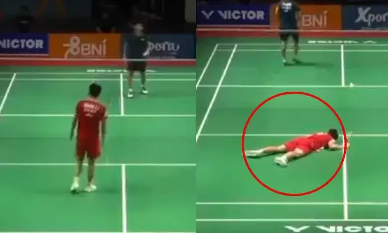 Badminton player dies on court