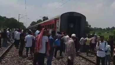 A major train accident averted in Bihar, Bihar Skarna Kranti Express split into two parts