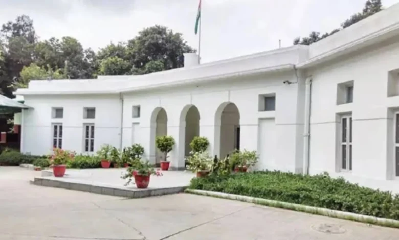 200 ex MPS get notice to vacate bungalows in Delhi