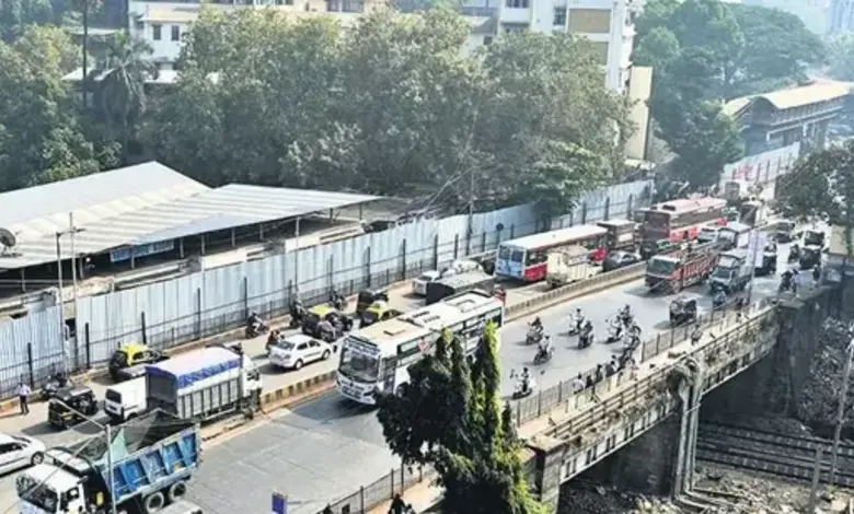 Closure of Sion flyover affecting parents and students in Mumbai