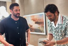 Dhoni celebrated his 43rd birthday at midnight in the presence of stars including Salman