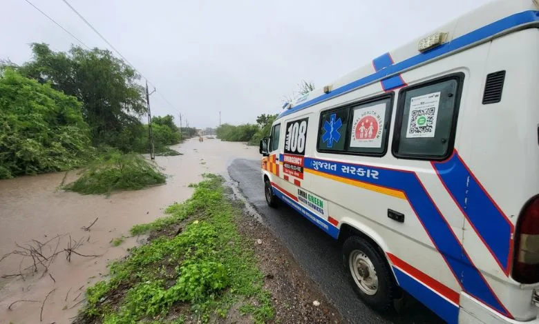 https://bombaysamachar.com/gujarat/saurashtra-porbandar-floods-rescue-operation/