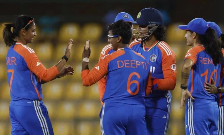 Indian women crushed Pakistan team