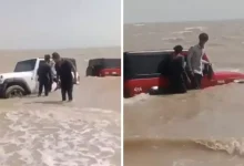 Locals rescued two drowning youths who had gone to make reels at Mandvi beach